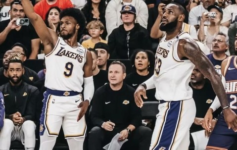 BBIN电子-詹姆斯带领湖人大胜马刺，继续豪取五连胜的简单介绍